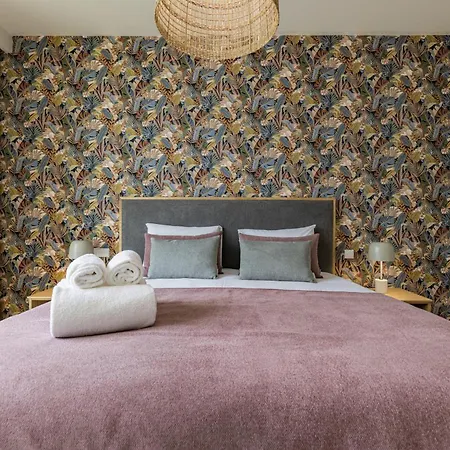 Bayline Xiii Apartment