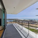Bayline Xiii Apartment